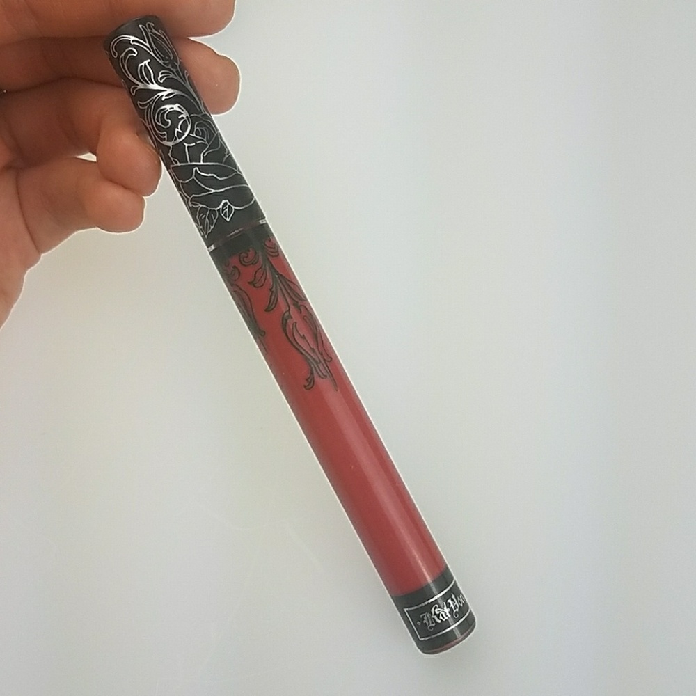 Kat von D OUTLAW liquid lipstick